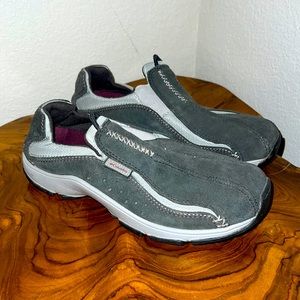Columbia women’s sz 7.5 Zugo Moccasin Grey and Purple shoes